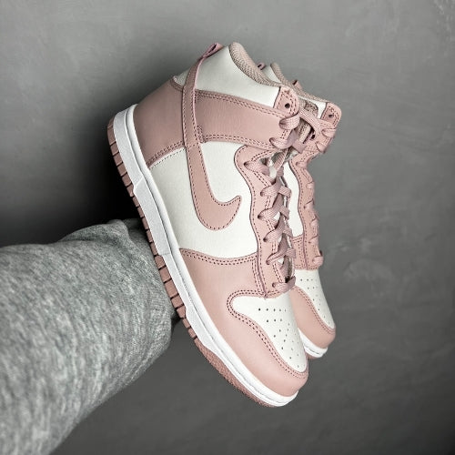 Dunk High Pink Oxford (W)