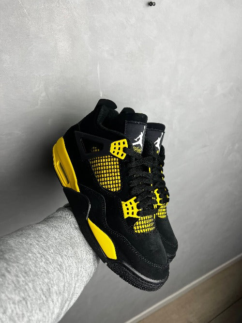 Air Jordan 4 Retro 'Thunder' (2023)